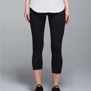 Lululemon Inspire Crop Sz 4